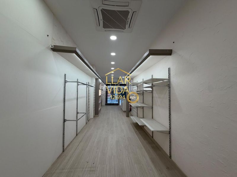 Foto 10573a4d-79f6-476e-bd70-d41511530a40. Local comercial a Centre Històric Lleida