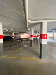 Parking voiture  De pompeu fabra. Plaza de parking para motos en alcoletge