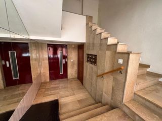 Pis  Metge abiatar. Piso con terraza en lleida