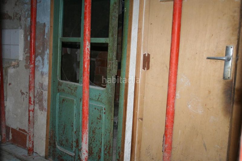 Foto eaede734-9044-49b8-96d8-f59628518e3a. Edificio in Balaguer