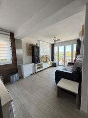 Alquiler Piso  Calle de victòria dels àngels. Apartamento en la pineda