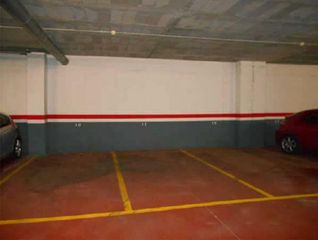 Aparcament cotxe a calle de Llorenç Agustí Claveria