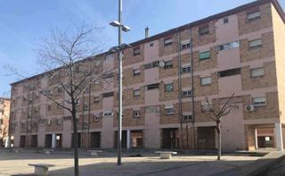 Etagenwohnung  Calle joan carles. Piso con alquiler social en lleida