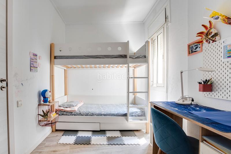 Foto 0789b089-37f8-42ab-b8f4-3dacd326b37d. Attico con parcheggio in Sants Barcelona