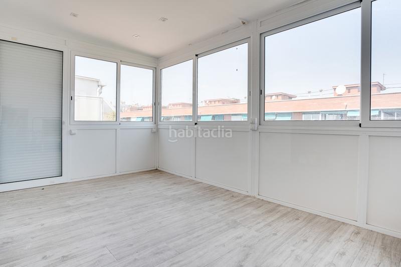 Foto d6e68521-77a8-4706-9560-c5091fac6208. Attico con parcheggio in Sants Barcelona