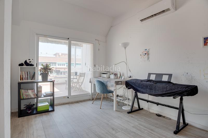 Foto e4d5d665-ff1a-4d0e-9da8-d8caf58accfa. Attico con parcheggio in Sants Barcelona