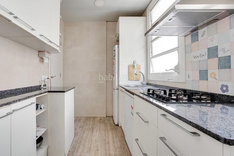 Foto 8549436b-b4f0-4702-a459-e25a19585ef8. Attique avec parking dans Sants Barcelona