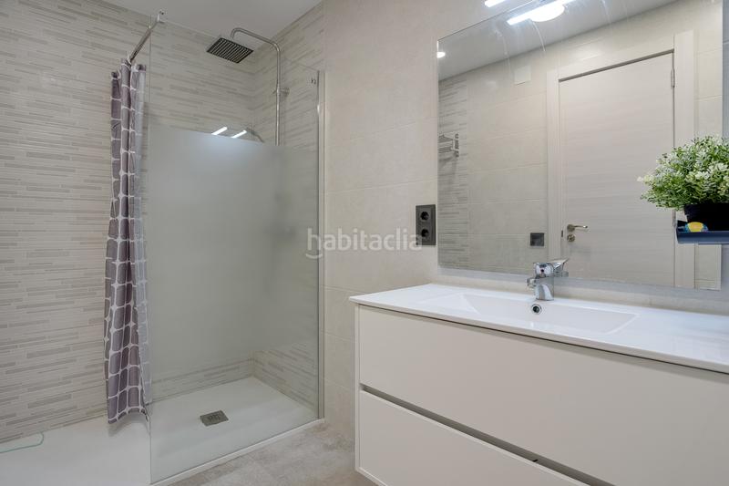 Foto 8f4d13a7-dd5e-43f3-81a3-6d6f01cad608. Attique avec parking dans Sants Barcelona