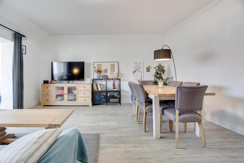 Foto f55c9360-5489-49d1-b286-7a04dc789947. Attique avec parking dans Sants Barcelona