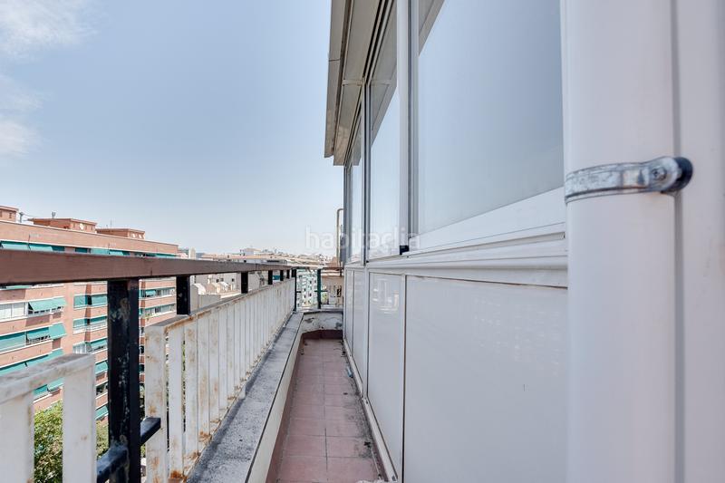 Foto 8da06b3a-4818-4932-a926-e259d90b58ce. Dachwohnung mit parking in Sants Barcelona