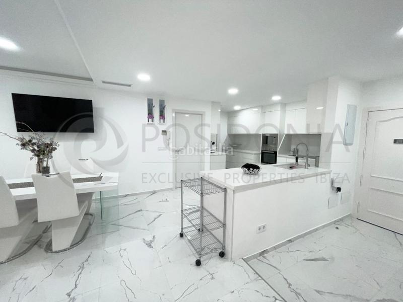 Foto de8ffa2d-1bb9-46a9-b2f9-eb772cf73413. Piccolo appartamento con parcheggio in Marina Botafoc-Talamanca Ibiza