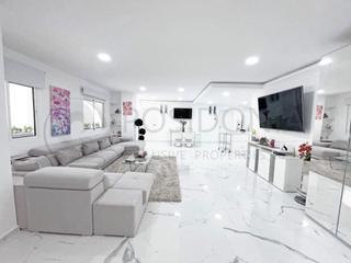 Appartement  Carrer de benizamid. Amplio apartamento de lujo totalmente reformado cerca de marina