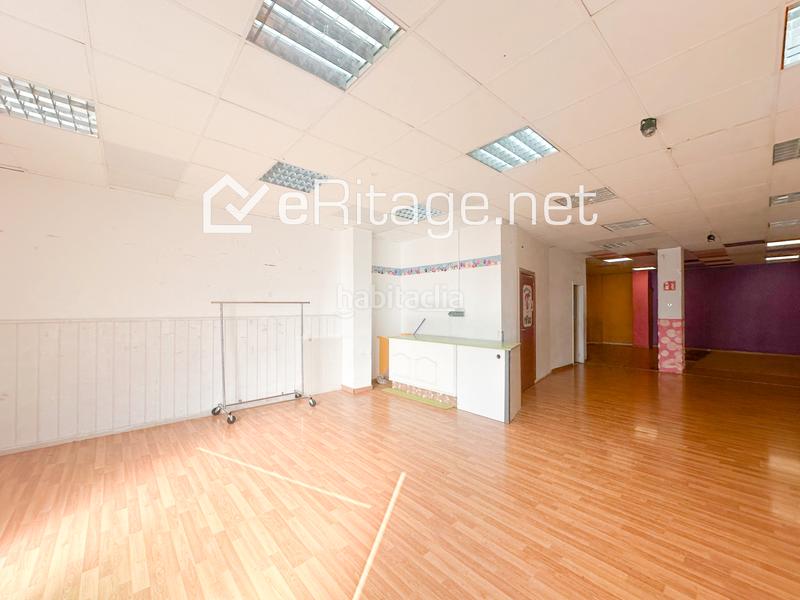 Foto 0ddeeef3-23be-45ed-9c83-b2a1f40871a8. Local comercial local en venta, finca joven y con múltiples posibilidades, no lo dejes pasar. en Sant Vicenç dels Horts