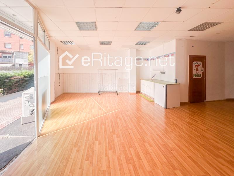 Foto 21e332df-cd29-46cf-a024-b1dc7b7a5d10. Local comercial local en venta, finca joven y con múltiples posibilidades, no lo dejes pasar. en Sant Vicenç dels Horts