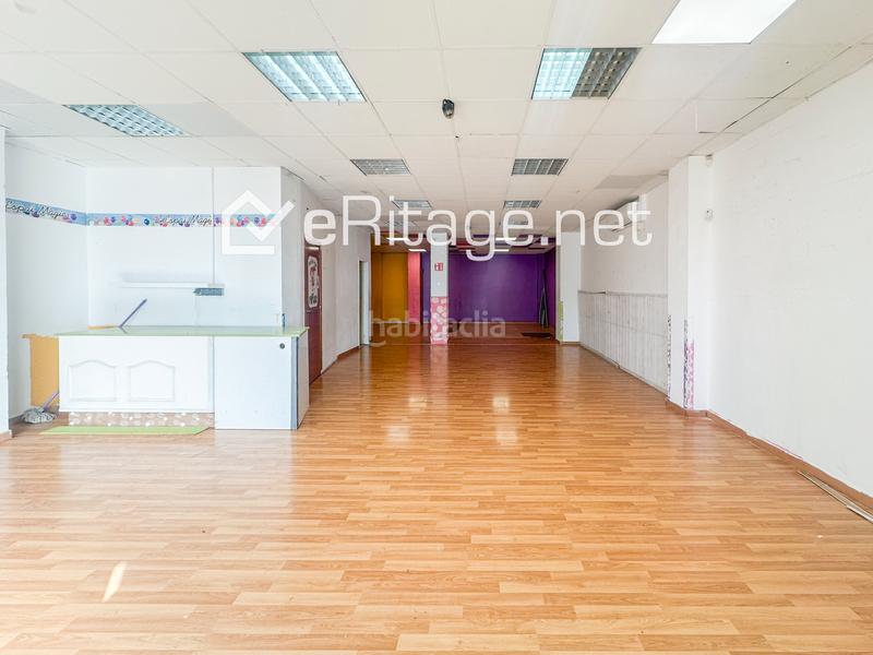 Foto e7c8b8d6-729f-4c60-ba2f-95055dae3a50. Local comercial local en venta, finca joven y con múltiples posibilidades, no lo dejes pasar. en Sant Vicenç dels Horts