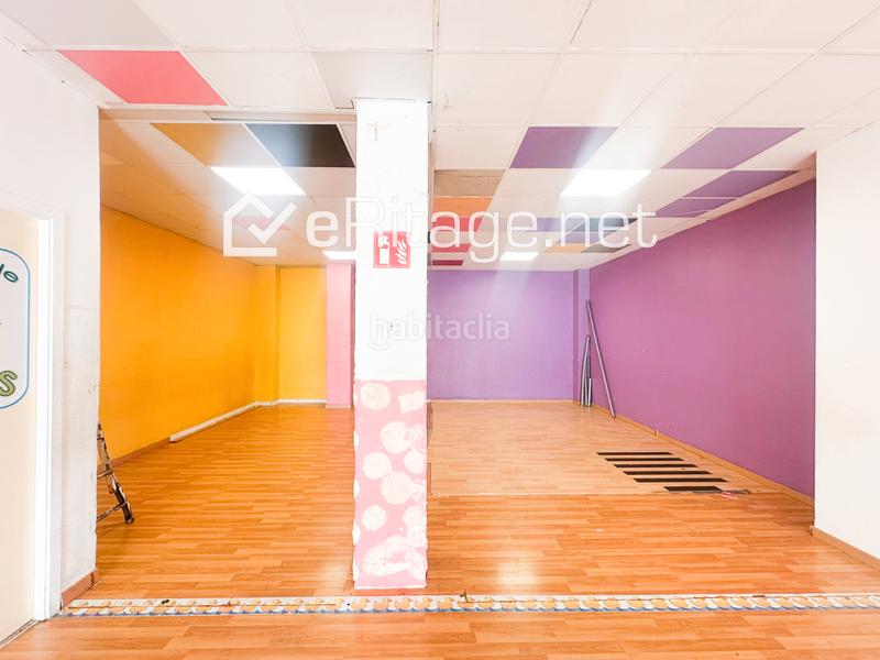 Foto fc6a010c-2a6d-4598-80fc-91a3a3cd0773. Local comercial local en venta, finca joven y con múltiples posibilidades, no lo dejes pasar. en Sant Vicenç dels Horts