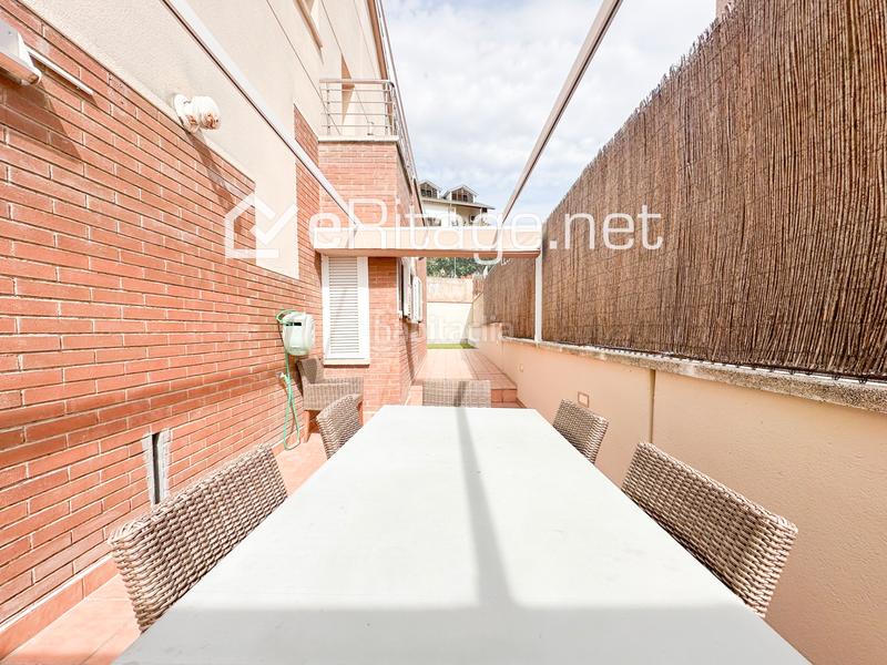 Foto 2df0dc18-8ccb-4ed1-a926-c5d5214609b6. Chalet con piscina in Martinica - Ateneu Cerdanyola del Vallès