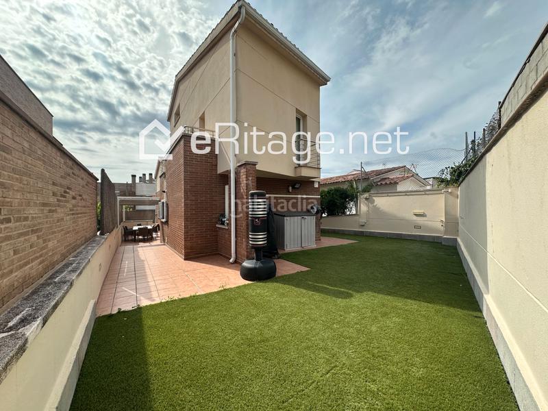 Foto eb42a2ce-179b-4401-bfc2-c1856796c47d. Chalet con piscina in Martinica - Ateneu Cerdanyola del Vallès