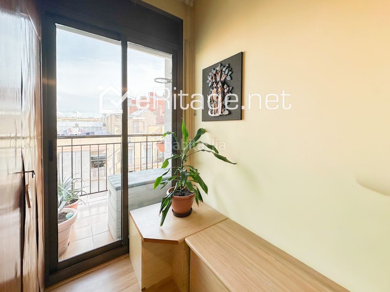 Foto 50ff5bc6-ac13-4413-a4da-62288f387c8d. Pis a Sant Antoni Barcelona