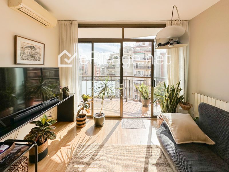 Foto 642fb283-f9b8-4fcd-92b0-b82e6f443c6d. Pis a Sant Antoni Barcelona