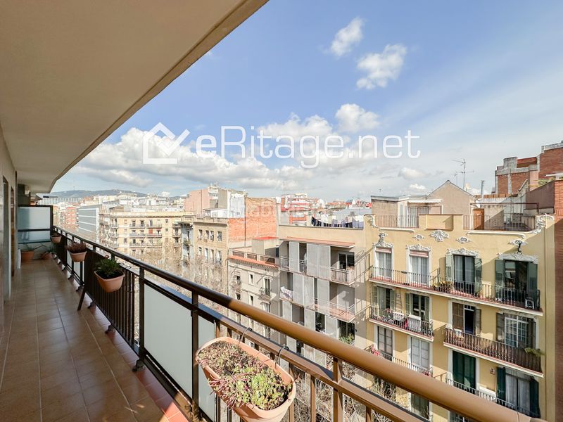 Foto c635b247-4471-459a-b5bc-496028c2de8e. Pis a Sant Antoni Barcelona