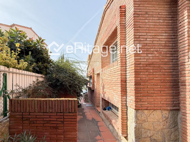 Foto 452f35a2-b0f2-44b4-9093-47992a68992f. Xalet amb xemeneia aparcament piscina a Altafulla