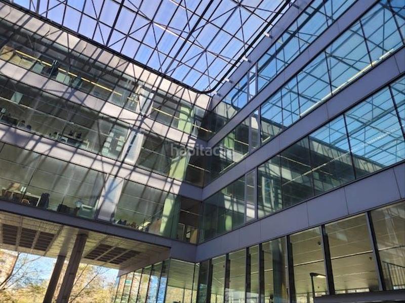 Foto 6ae34a73-8804-4a40-8454-208d3ebaf667. Lloguer oficina a carrer de la sèquia madriguera 16 a Barcelona