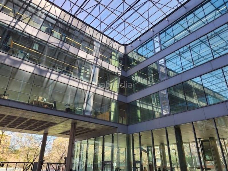 Foto 8f402ba6-1680-4a5a-a36b-ee67fc168889. Lloguer oficina a carrer de la sèquia madriguera 16 a Barcelona