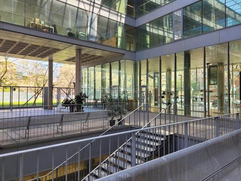 Foto c65d1cd6-20d2-4ab7-9551-8f0bbba49f1c. Lloguer oficina a carrer de la sèquia madriguera 16 a Barcelona