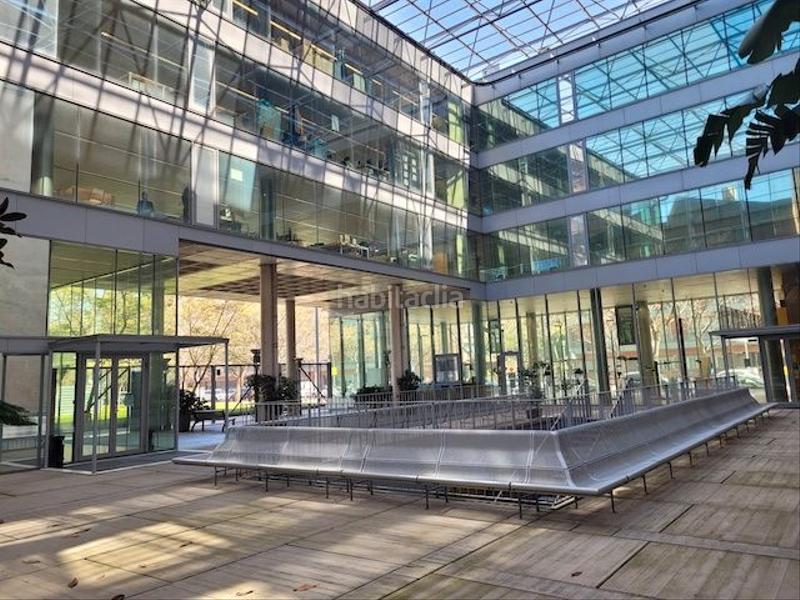 Foto e331022a-b4bf-42c4-bd55-d8f3d4a5b578. Lloguer oficina a carrer de la sèquia madriguera 16 a Barcelona