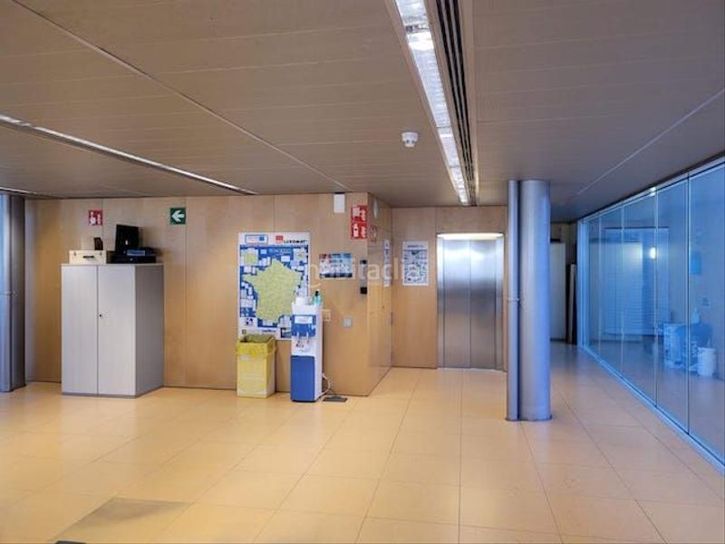 Foto 939a06ba-0b33-4b89-bafb-f3d54b309628. Rent office space in carrer de la sèquia madriguera 16 in Barcelona