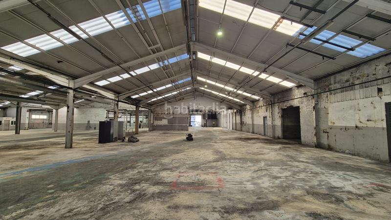 Foto 426b85a7-003f-4f7c-85f4-1b6e656aa7e0. Rent industrial building in carrer de saturn 34 in Terrassa