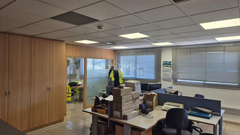 Foto 5af1fd87-dae6-4c96-873c-1ea4ff2a2799. Rent industrial building in carrer de saturn 34 in Terrassa