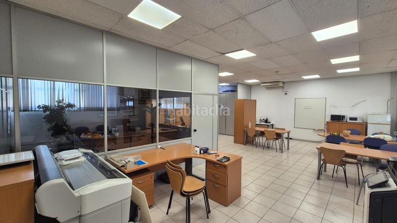 Foto 65017b0f-30a1-4976-9b4d-aca14f6b6360. Rent industrial building in carrer de saturn 34 in Terrassa