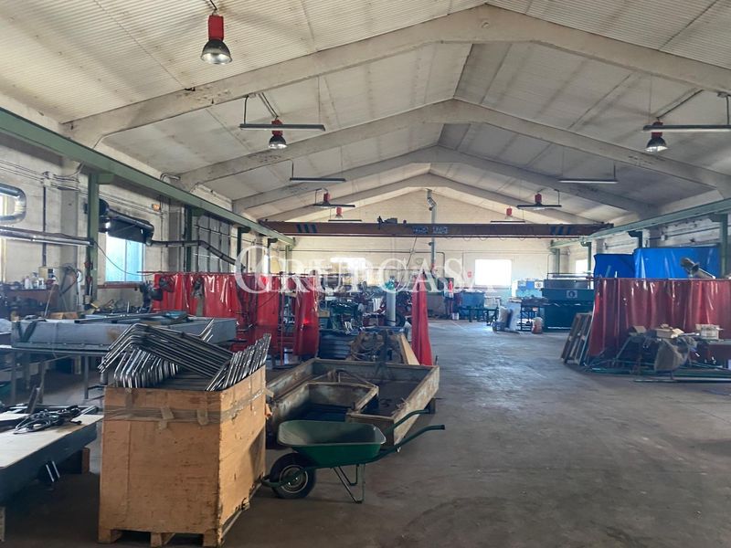 Foto e60f6c12-ecef-4752-8aa9-d7d984df4e50. Nave industrial en Torrebesses