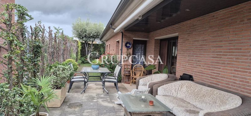 Foto 0a5413d8-8d7e-407a-8ef7-13794581177f. Xalet amb calefacció aparcament piscina a Alpicat