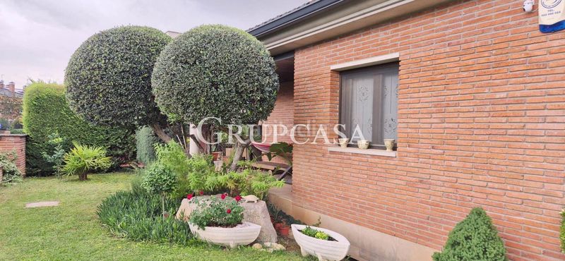 Foto 3c0a5581-44eb-4360-b362-c3b85695504c. Xalet amb calefacció aparcament piscina a Alpicat