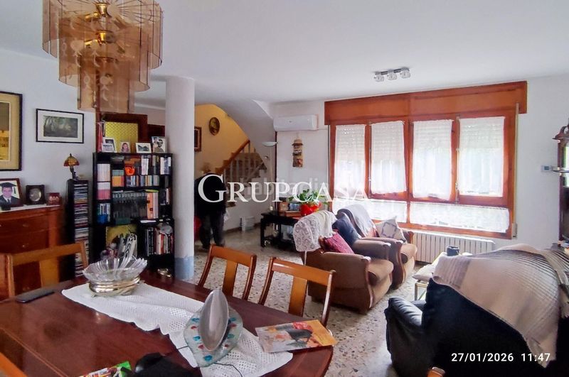 Foto 252ffb2c-ad78-4143-8b14-f619482b2aa0. Xalet amb aparcament a Alpicat