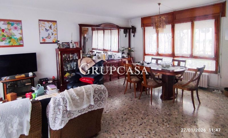 Foto a1c1bd95-0323-450d-846d-0e12d3095e40. Xalet amb aparcament a Alpicat