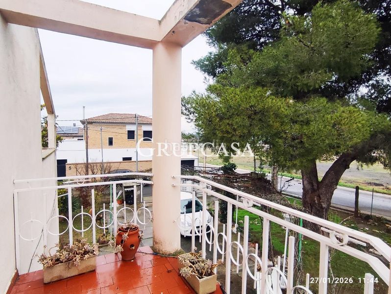 Foto a6cb5f35-d2dd-406b-9c52-a01135b509cc. Xalet amb aparcament a Alpicat