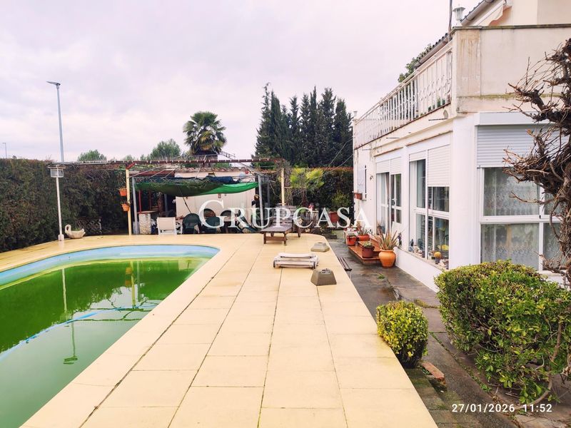 Foto b63dfa7c-b1cf-486b-8bd7-94fb271b20fb. Xalet amb aparcament a Alpicat