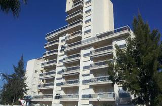 Aparcament cotxe a Puerto Deportivo. Plazas garaje guardamar