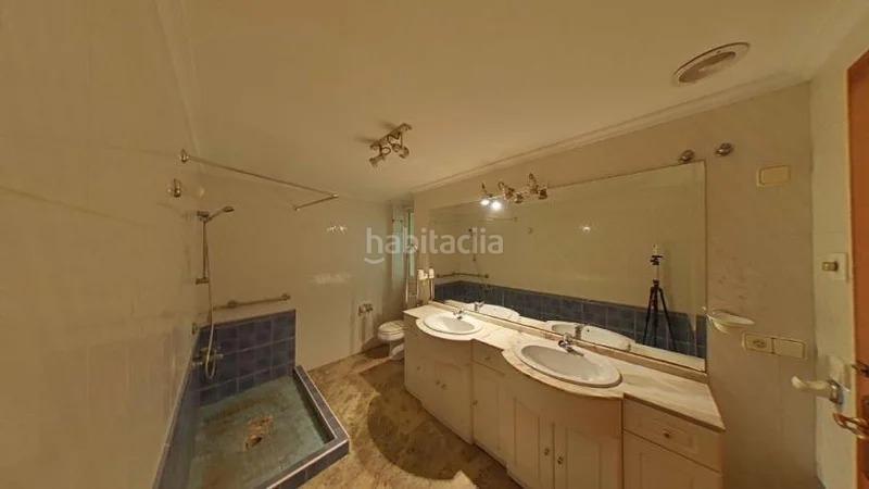 Foto 9f43d9f7-ebac-4c23-9d44-fae08239f46d. Pis a Campello Playa Campello (el)