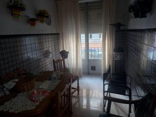 Appartement à Reina Victoria - Miguel Hernández. Primera planta sin ascensor en pisos azules