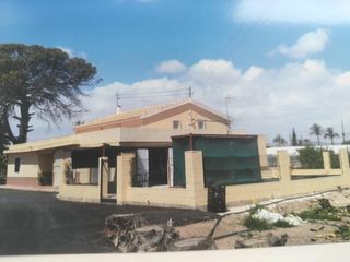 Chalet in Algorós - El Derramador. Vivir en el campo sin renunciar a la ciudad.