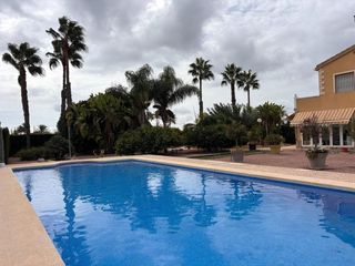 Xalet a Centro. Chalet en venta en la hoya  elche  485.000