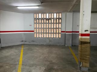 Aparcament cotxe a Horta. Boxplaza de garaje en venta en barcelona