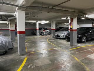Aparcament cotxe a Horta. Boxplaza de garaje en venta en barcelona