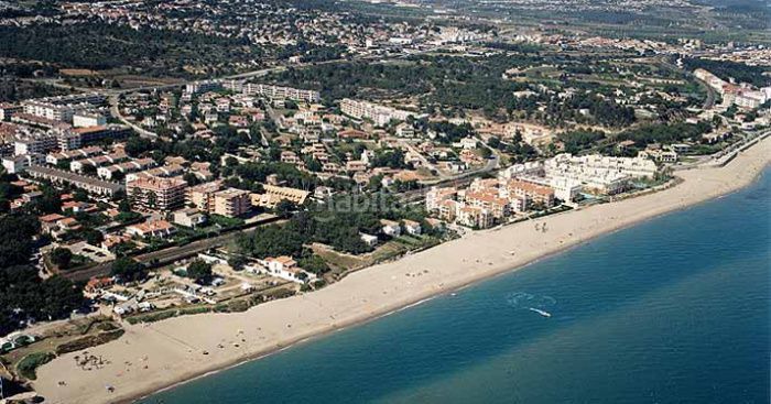 Foto c80c59bf-7a17-4831-bfc0-e2c380d91dea. Xalet amb calefacció aparcament piscina a Coma-ruga platja Coma-ruga
