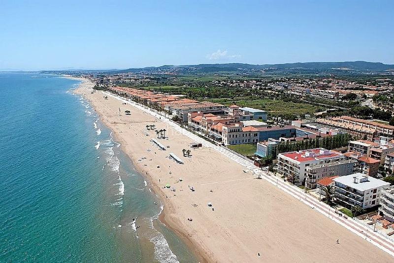 Foto 93565639-9f54-4f10-8a25-c85baed34919. Chalet mit heizung parking pool in Coma-ruga platja Coma-ruga